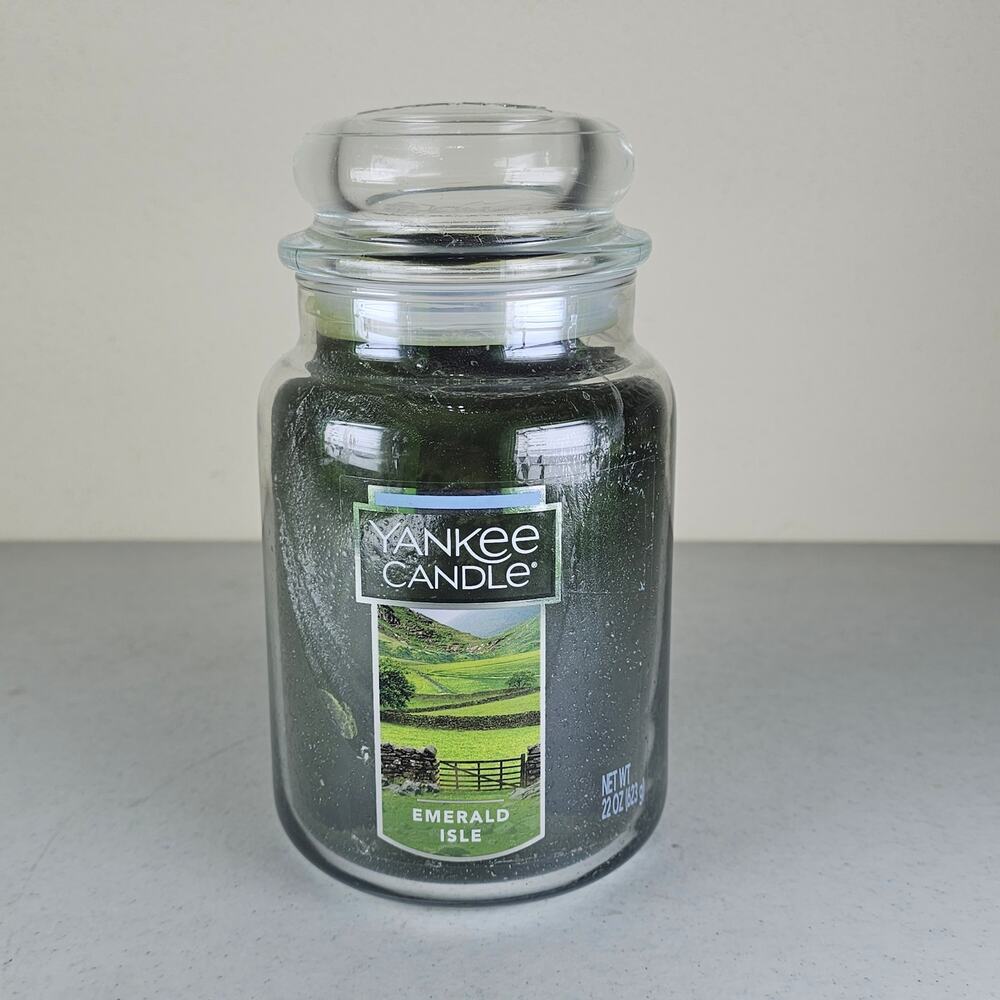 Yankee Candle "Emerald Isle" 22oz Candle New
But Read
